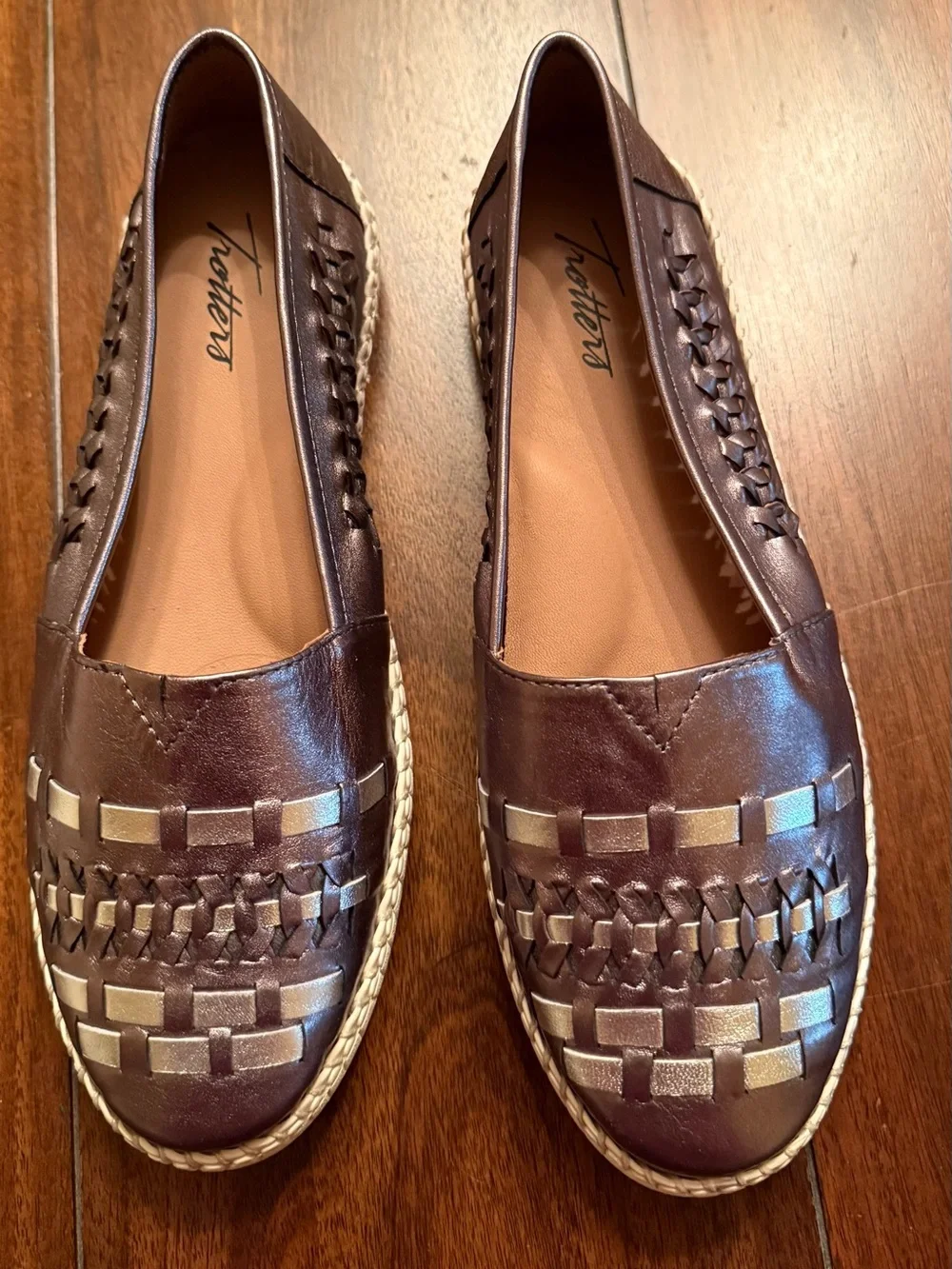 Trotters Taupe/Silver/Gray Metallic Woven Slip-On Loafers with Silver Accents 8W